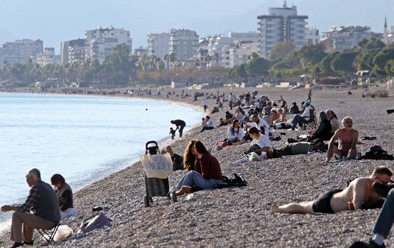 Antalya'nın gecesi kış, gündüzü yaz