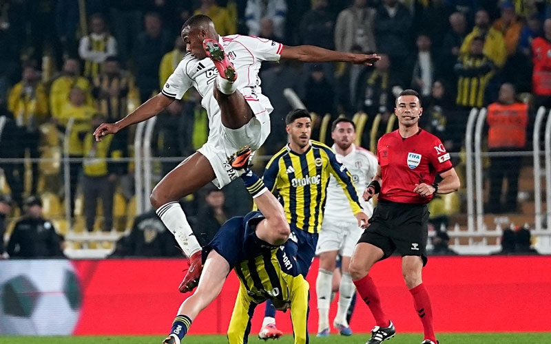 Fenerbahçe'ye 90+1 darbesi! Beşiktaş, Kadıköy'de uçuşa geçti