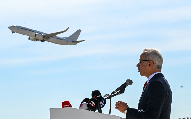 Türk hava sahasında transit uçuş rekoru kırıldı