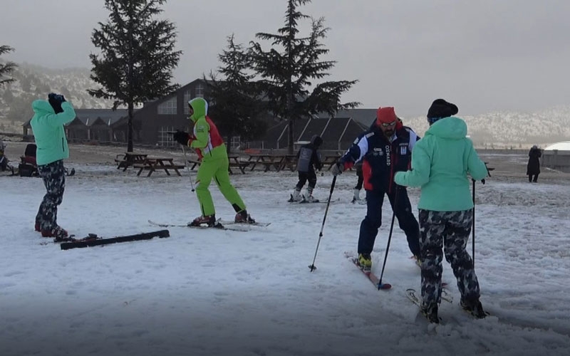  Isparta Davraz'da suni karla kayak keyfi 