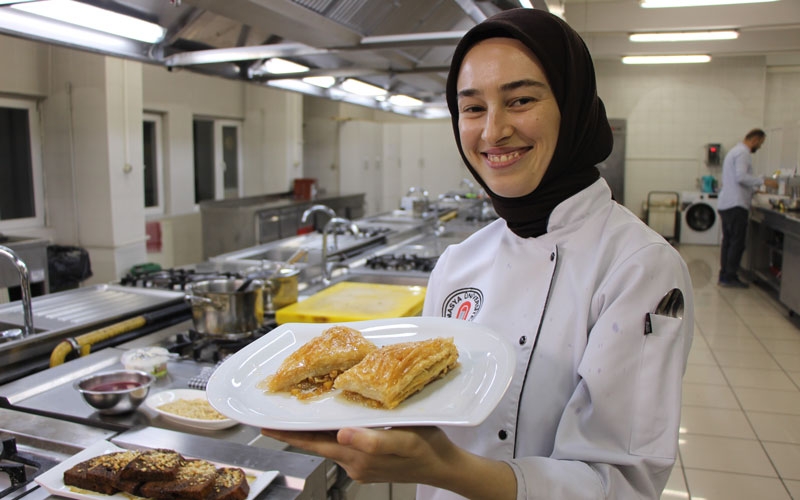 Amasya'nın yeni lezzeti ‘elmalı baklava'