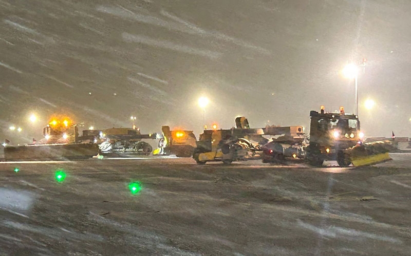 Sabiha Gökçen Havalimanı’nda karla mücadele çalışması sürüyor