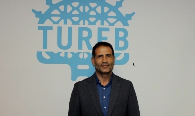 Rehberlerde yeşil pasaport istiyor