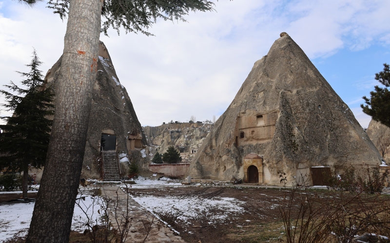 Kaçak restoran kaldırıldı, peribacalarının silüeti ortaya çıktı