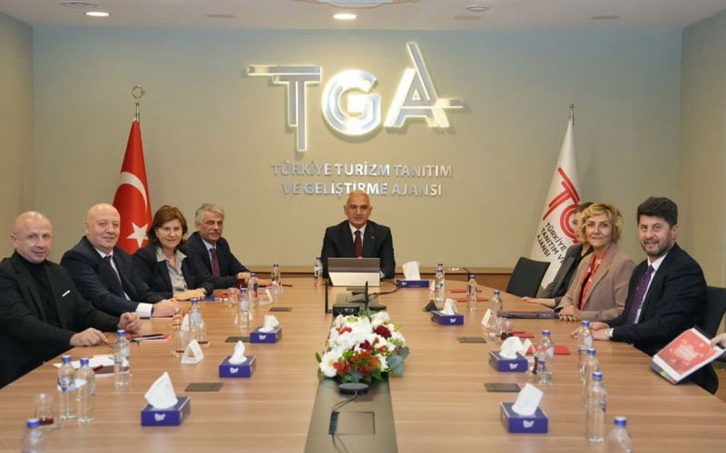 Bakan Ersoy Başkanlığında Stratejik Turizm Zirvesi gerçekleşti