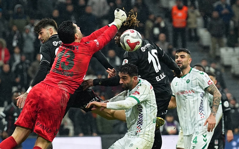 Beşiktaş, Dolmabahçe'de 10 kişiyle kazandı