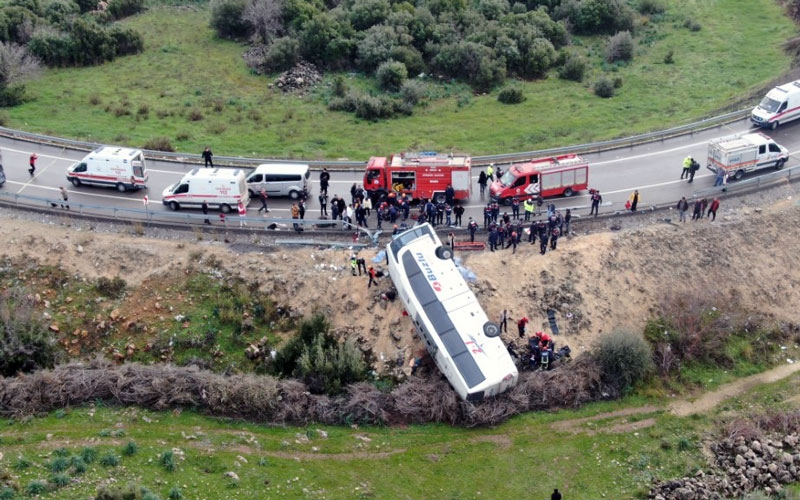 Antalya'da otobüs kazası: 10 ölü, 24 yaralı