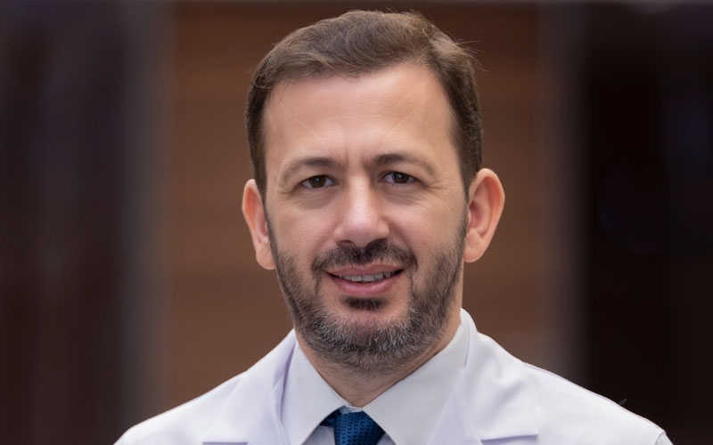 Uykuda tekme atmanın sebebi her zaman masum olmayabilir