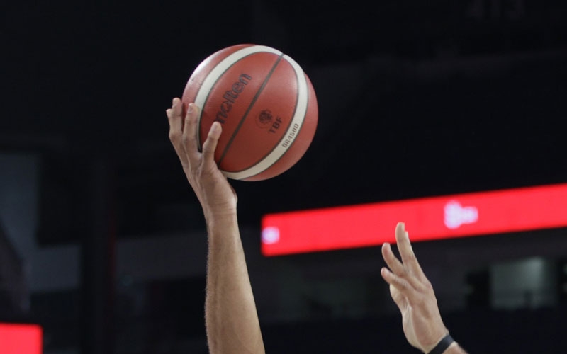 Fenerbahçe ile Beşiktaş, finalde karşı karşıya