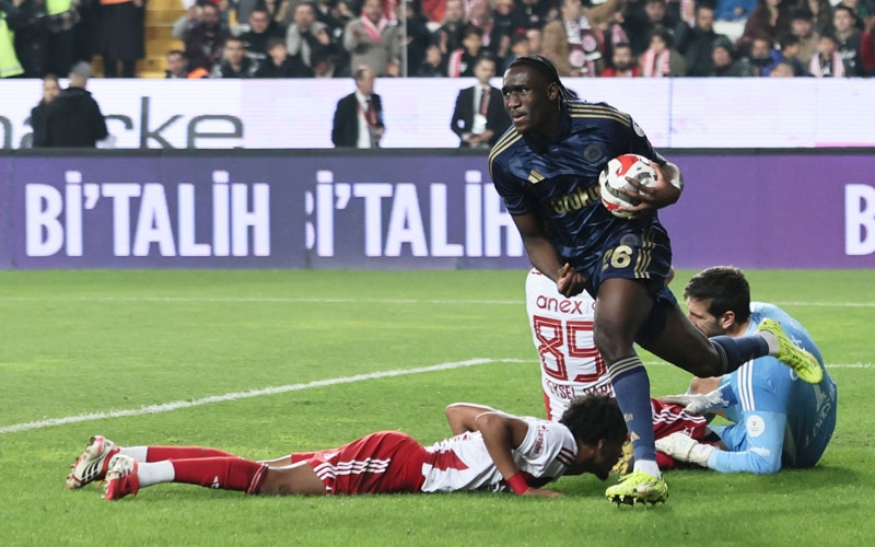  Antalyaspor, Fenerbahçe karşısında 2 puan kaybetti