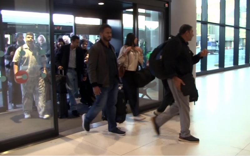 Katar'da mahsur kalan Türk vatandaşları Türkiye'ye döndü