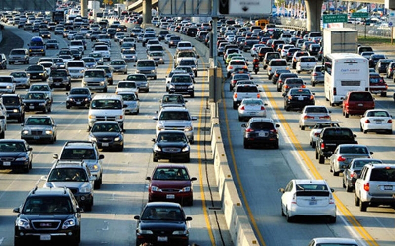 Antalya'da 1.6 kişiye bir araç düşüyor