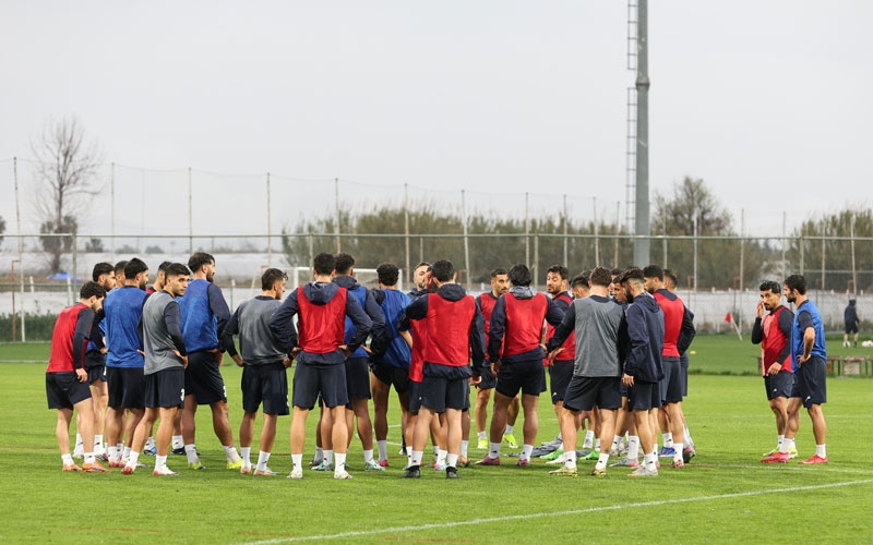 İran Milli Takımı kamp için Antalya'ya geldi