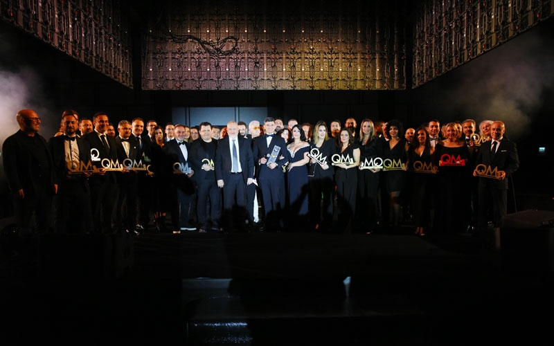 QM Awards 15. Yıl Gala Gecesinde Ödüller Sahiplerini Buldu