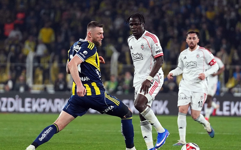 Zafer 90+11'de geldi! Dev derbide kazanan Fenerbahçe