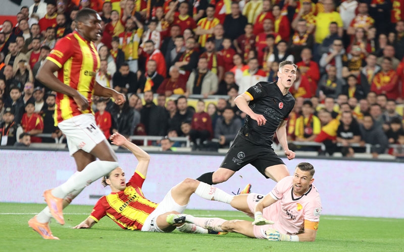 3 puanı 3 golle aldı! Galatasaray deplasmanda hata yapmadı