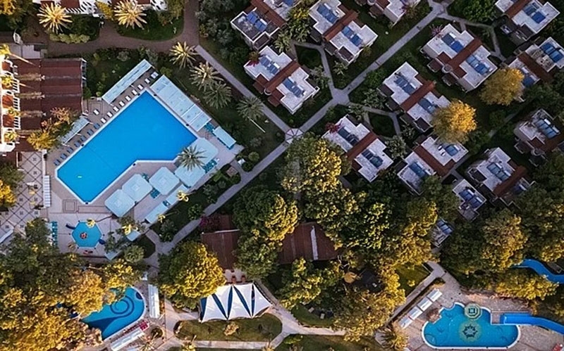 E-ticaret devi Antalya'da  2 yeni otel daha açacak