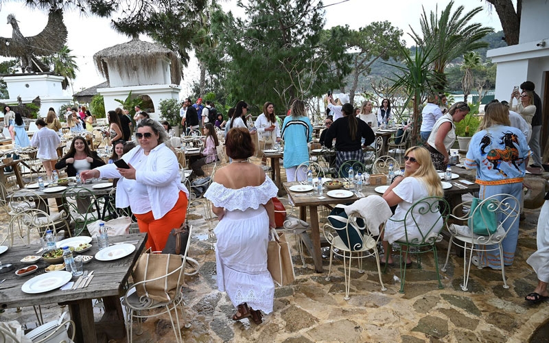 Ukrayna’dan gelen 100 seyahat acentesi yetkilisi Kemer'de