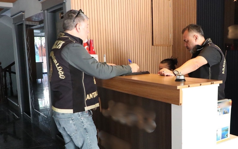 Konaklama tesisleri ve araç kiralama firmalarına eş zamanlı denetim