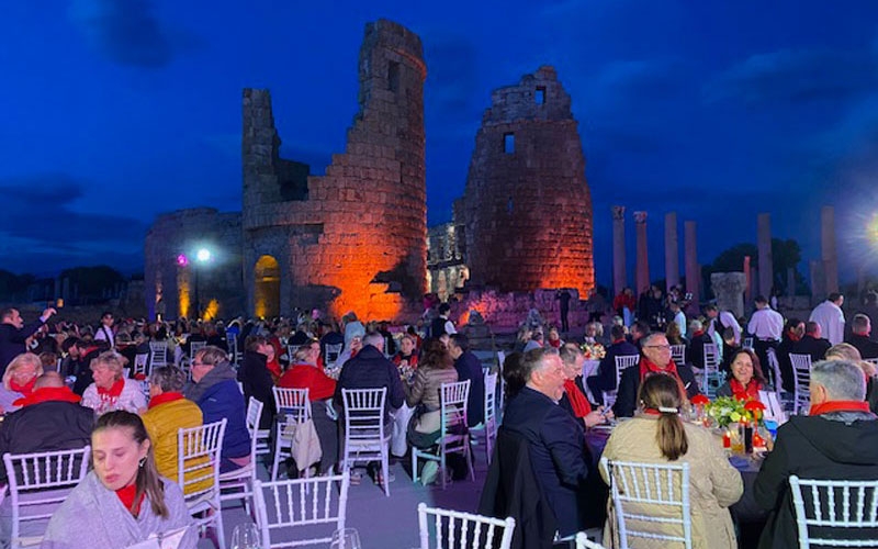 Perge’de Tarihi Gece 
