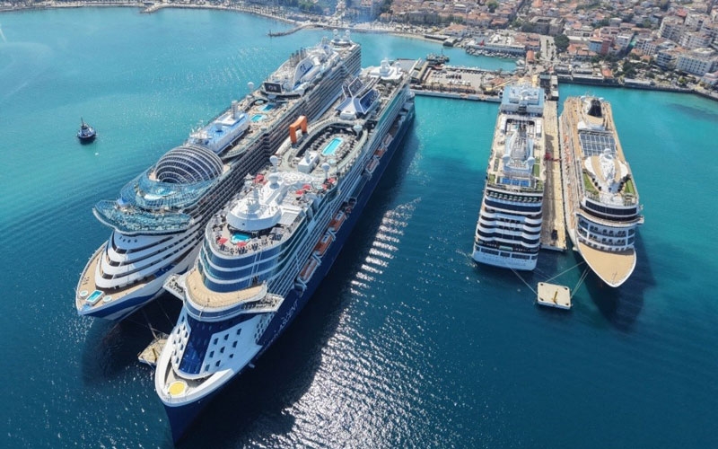 4 Kruvaziyer gemi ile 10 bin 800 turist geldi