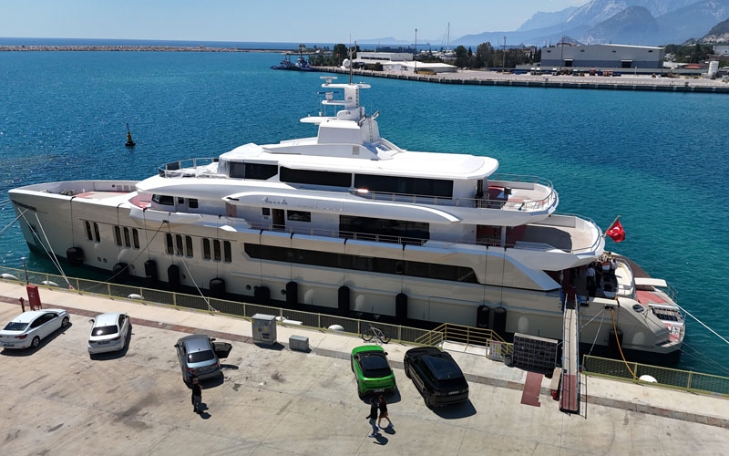 Milyarderlerin yüzen sarayları Antalya'da inşa ediliyor