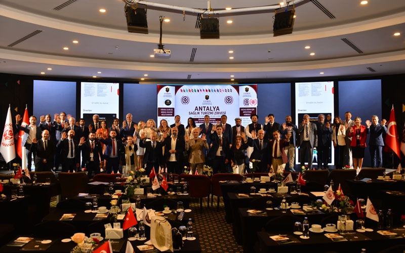 Antalya'da sağlık turizmi zirvesine 100'den fazla ülkeden katılım oldu