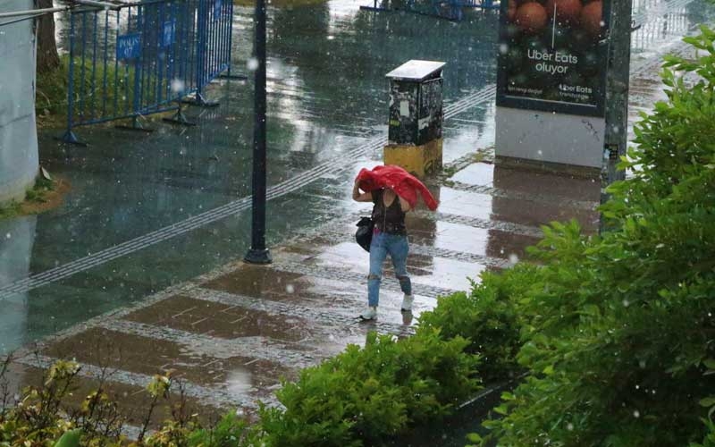 Antalya'da mayısta sağanak ve dolu sürprizi