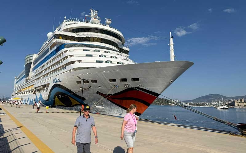 Bodrum'a kruvaziyer ile 2 bin 377 turist geldi