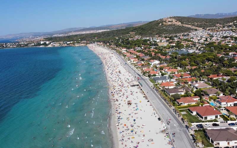 Turistik ilçeye gelen turistlerle nüfus 1 milyona dayandı