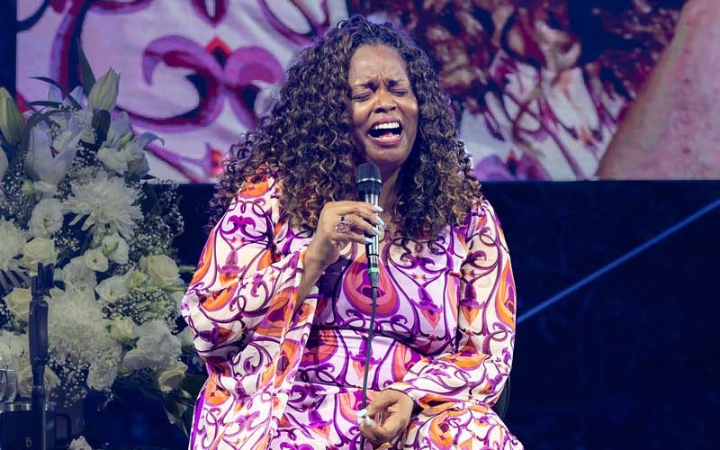 Cazın Kraliçesi Grammy Ödüllü Dianne Reeves Akra Caz Festivali Sahnesindeydi
