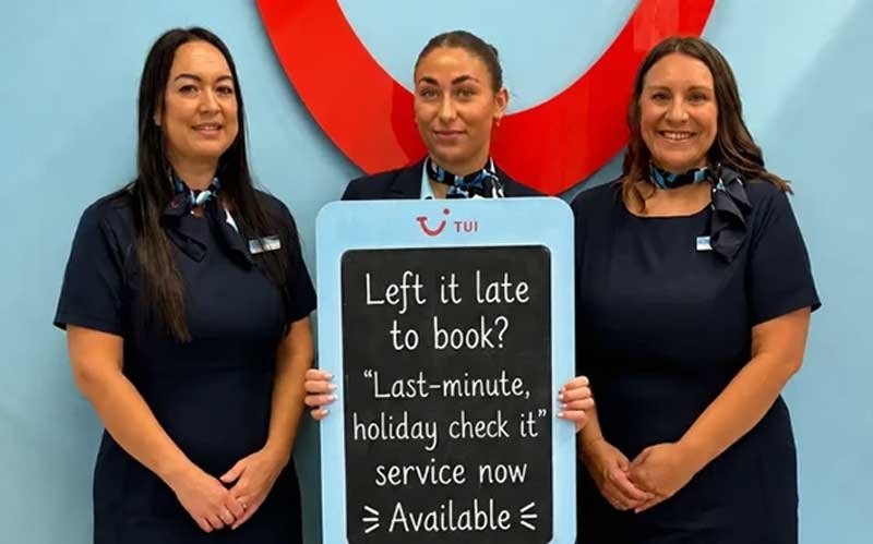 Son dakika tatil rezervasyonları İngiliz tüketiciler üzerinde önemli bir baskı oluşturuyor