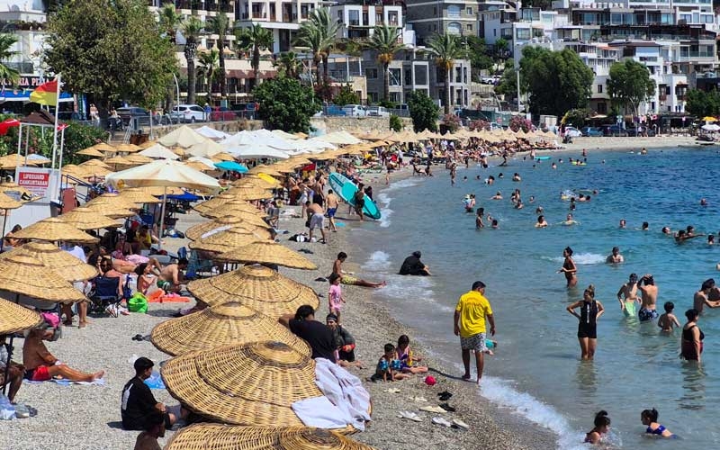 Bodrum'da sahiller doldu taştı