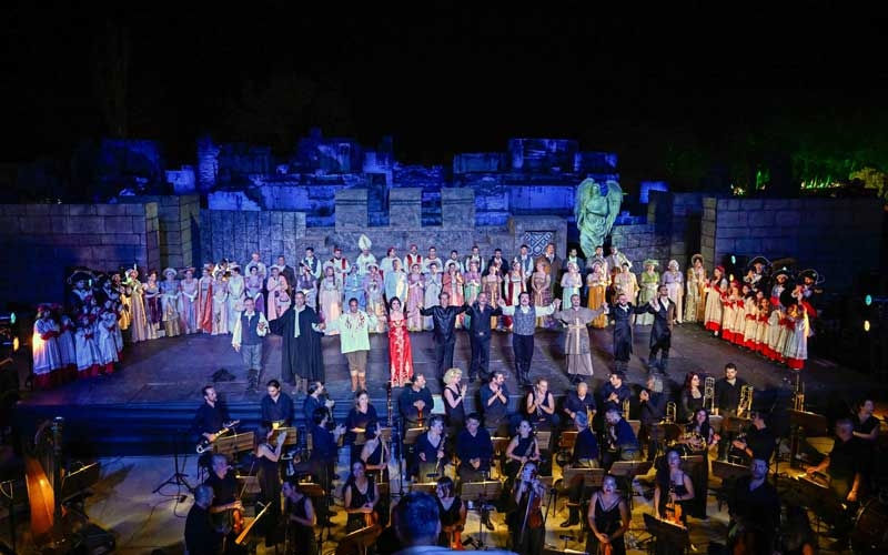 9. ULUSLARARASI EFES OPERA VE BALE FESTİVALİ PUCCİNİ'NİN TOSCA'SIYLA KAPANDI