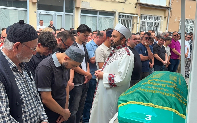 Alanya'daki otel yangınında ölen stajyer öğrenci Kütahya'da son yolculuğuna uğurlandı