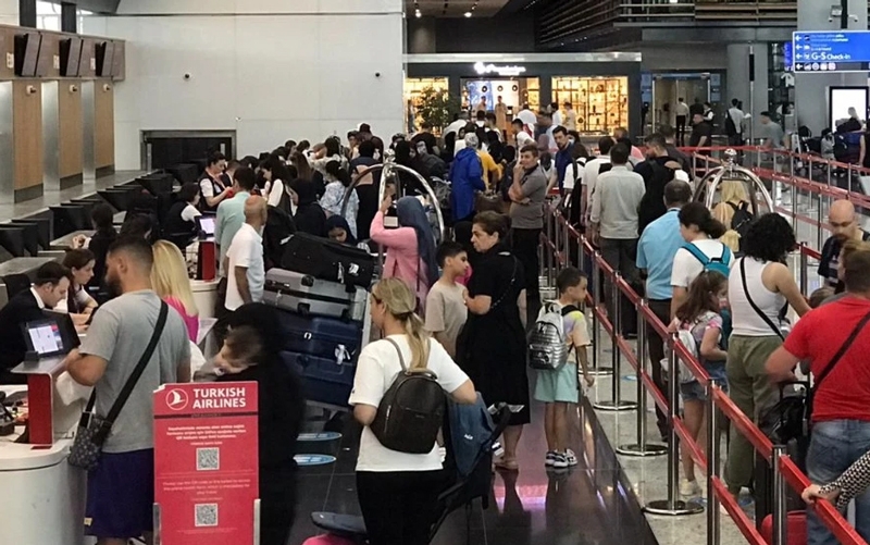 İstanbul Havalimanı, Türkiye ve Avrupa'da tüm zamanların en yüksek günlük yolcu sayısına ulaştı