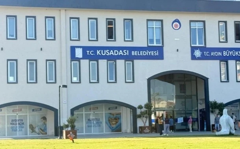 Kuşadası Belediyesi'ne yönelik soruşturmada otel sahibi de tutuklandı
