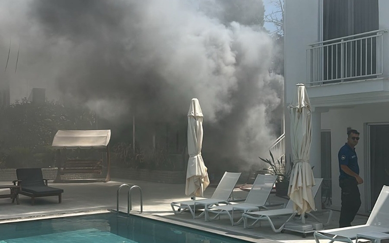 Bodrum'da otel avlusunda çıkan yangın söndürüldü