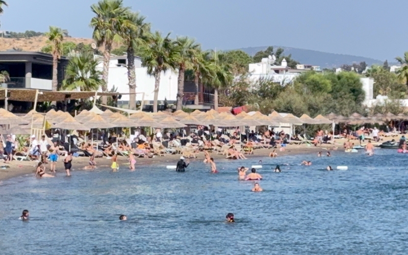 Bodrum’da termometre 40’ı, hissedilen sıcaklık 45’i gördü