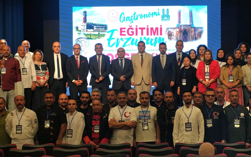 Gıda güvenliği, pişirme teknikleri ve toplu yemek üretimi zirvesi gerçekleştirildi