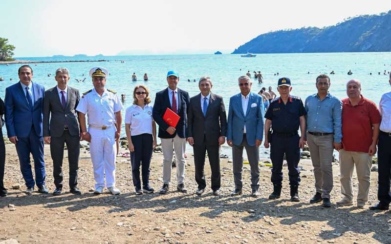 Antalya'da deniz bariyerleri ve çöp kaparlar hayata geçiriliyor