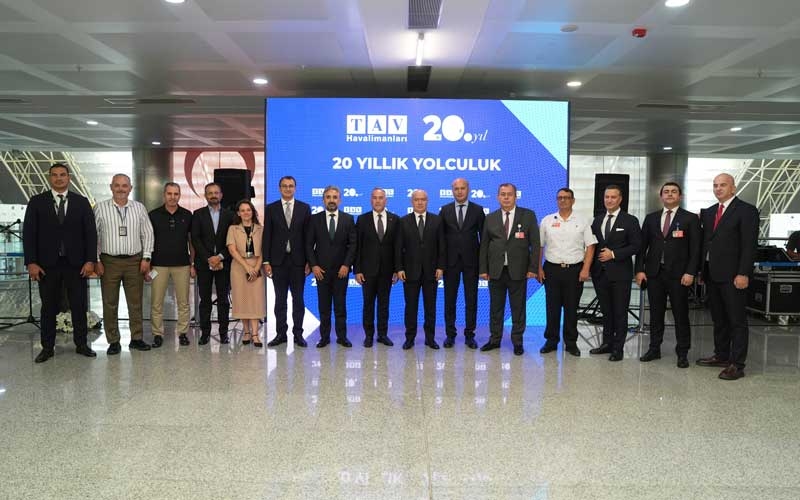 TAV Havalimanları İzmir'de 20. yılını kutluyor