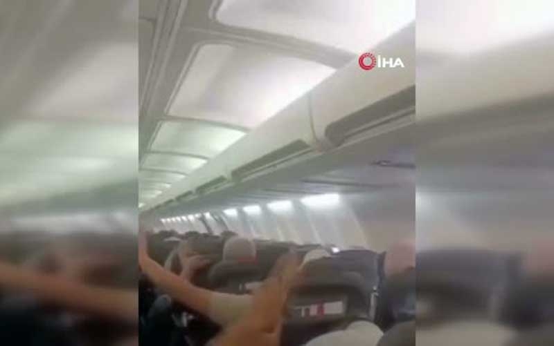 Yolcu uçağında korku dolu anlar: Kabinin tavanı çöktü