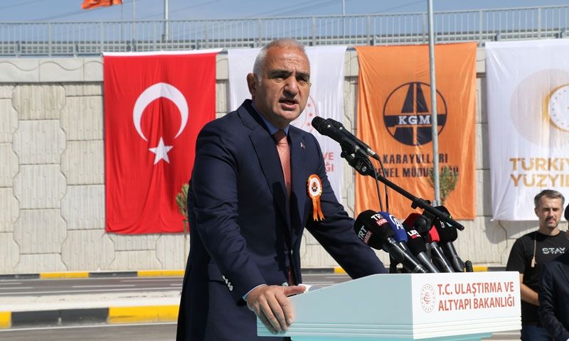 Bakan Ersoy: ''Antalya rekor bir ziyaretçi sayısıyla yılı kapatmış olacak