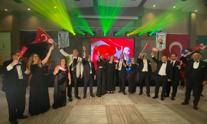 Turizmciler 29 Ekim Cumhuriyet Bayramı’nı Coşkuyla Kutladı