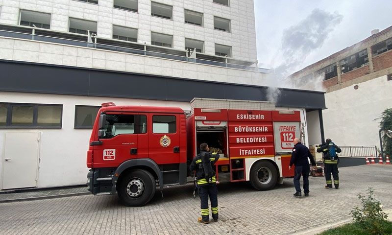 Otelde yangın paniği: 152 kişi tahliye edildi
