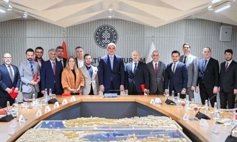 Bakan Ersoy'dan TGA Yönetim Kurulu ile son toplantısını yaptı