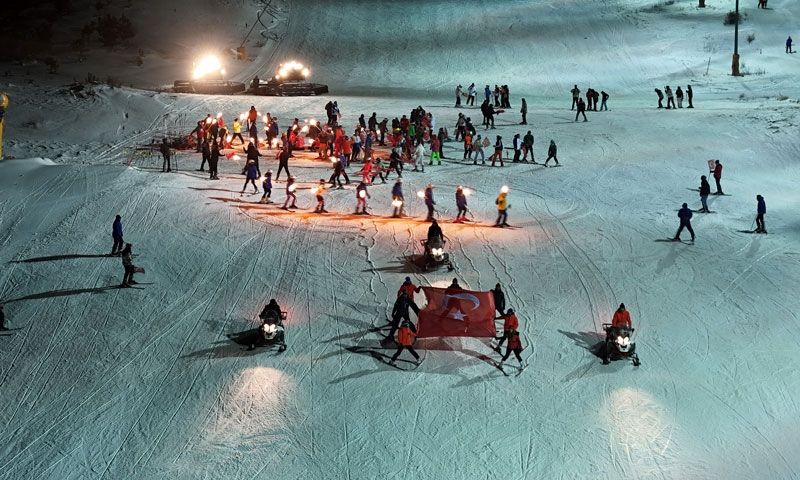 Kayak sezonu halaylarla başladı