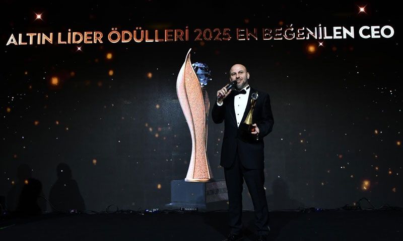  Jolly CEO’su Mert Vardar‘a “Altın Lider” ödülü