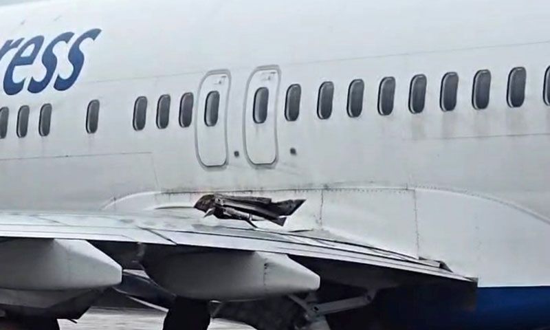 Antalya Havalimanı’nda uçakta yerinden çıkan teker kanadı parçaladı